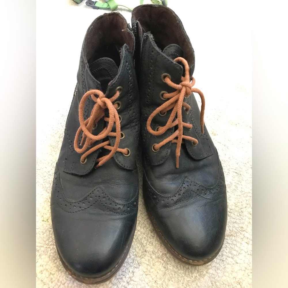 Black leather lace-up booties